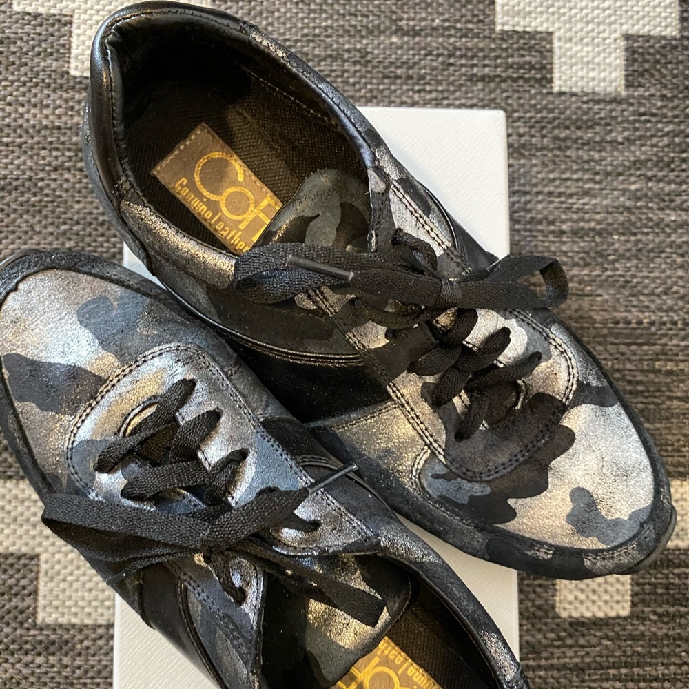 Camo print genuine leather sneakers